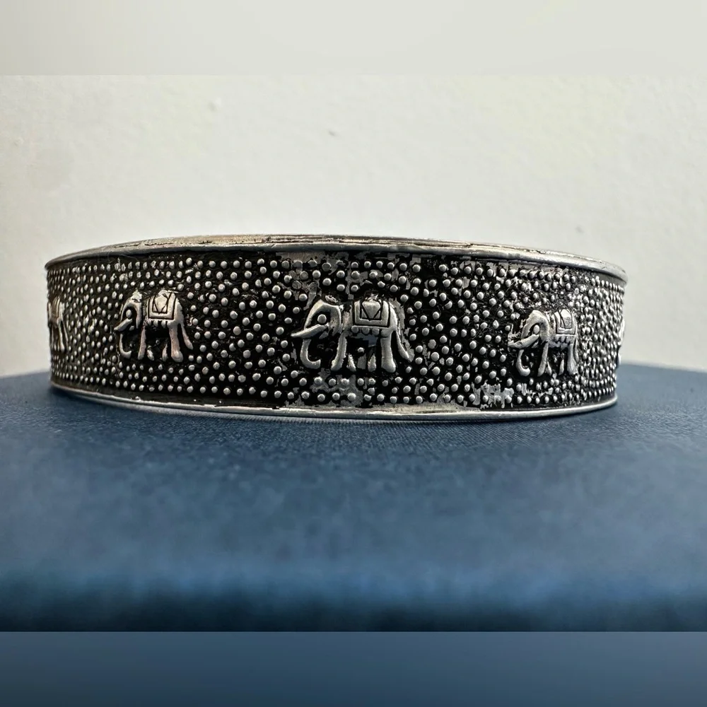 Silver bracelet, happy elephants. - Picture 3 of 13